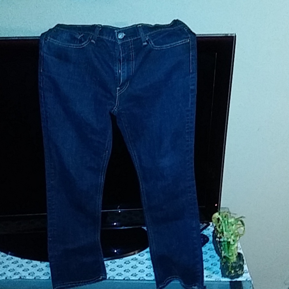 Levis - Picture 2 of 4